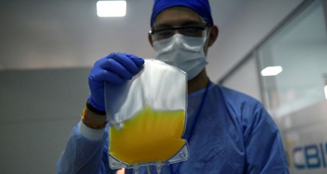 Une poche de plasma dans un centre de recherches, le 12 août 2020 à Bogota, en Colombie.
