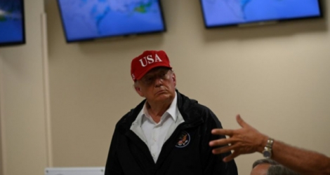 Le président Donald Trump le 29 août 2020 au cours d'une visite à Orange (Texas) après le passage de l'ouragan Laura qui a frappé la Louisiane et le Texas Photo ROBERTO SCHMIDT. AFP