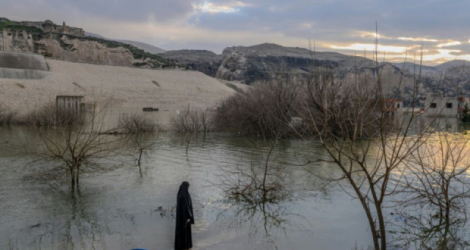 Les eaux d'un lac artificiel submergent la cité antique de Hasankeyf, dans le sud-est de la Turquie, le 21 février 2020 Photo BULENT KILIC. AFP