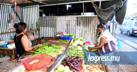 La baisse du coût des légumes produits localement a compensé la hausse générale des prix.