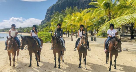  Balades à cheval sont parmi les prestations proposées pour attirer les clients mauriciens, chez Emotions Destination Company et ses partenaires, notamment.