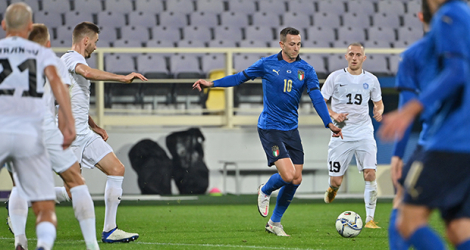 La Nazionale, malgré les nombreuses blessures et l'absence de son sélectionneur Roberto Mancini, en quarantaine après son test positif au coronavirus, reprend ainsi la tête du groupe 1.