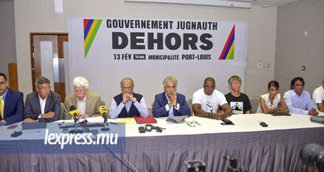 L’opposition et des mouvements citoyens s’étaient rencontrés pour la signature d’un accord le 9 février.