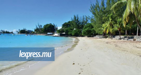 Cela fait déjà un an que les belles plages mauriciennes, à l’instar de celle de Péreybère, n’accueillent pas les touristes. D’importants défis budgétaires attendent le ministre des Finances, Renganaden Padayachy.