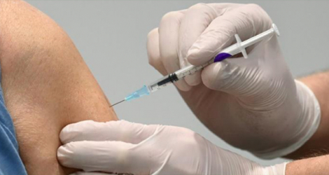 Injection d'un vaccin. afp.com - Christof STACHE