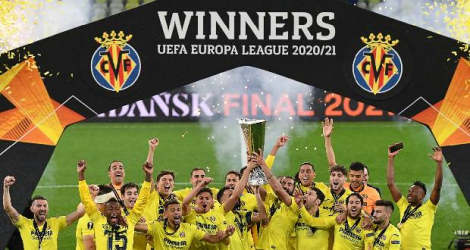 Villareal remporte sa première Coupe d'Europe.