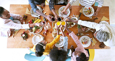 Les traditionnels repas regroupant plusieurs générations ont été annulés chez des familles, pour des raisons sanitaires.