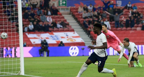 Le défenseur anglais Bukayo Saka buteur lors du match amical contre l'Autriche, à Middlesbrough, le 2 juin 2021.