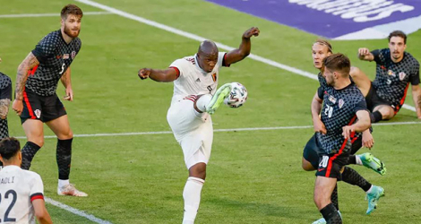 L'attaquant belge Romelu Lukaku (c) buteur lors du match amical contre la Croatie, à Bruxelles, le 6 juin 2021.
