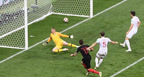 L'attaquant croate Mario Mandzukic marque le 2e but face à l'Angleterre, lors des prolongations de la demi-finale de la Coupe du monde, le 11 juillet 2018 à Moscou.