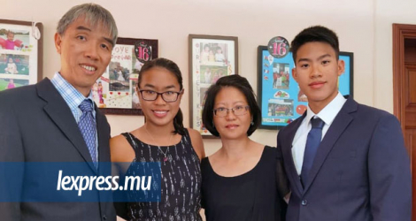 C’est une famille soudée qui soutient Alicia Kok Shun (2e à g.) dans ses efforts