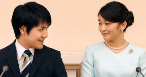 La princesse Mako et Kei Komuro au moment de l'annonce de leurs fiançailles en 2017.