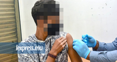 En juillet, plusieurs jeunes se sont fait vacciner pour se protéger du Covid-19.