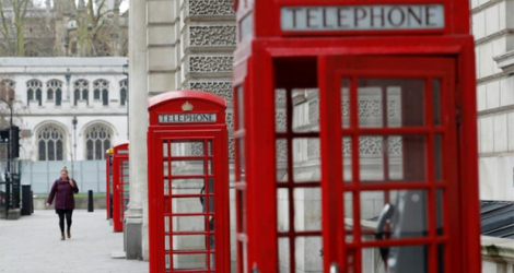 Les célèbres téléphones publics rouges ne sont plus qu'environ 21 000 dans tout le pays.