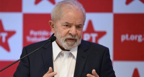 L'ex-président brésilien Lula da Silva lors d'une conférence de presse le 8 octobre 2021 à Brasilia.