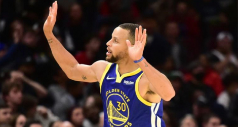 L'arrière star des Golden State Warriors Stephen Curry lors de la victoire de son équipe à Cleveland le 18 novembre 2021.