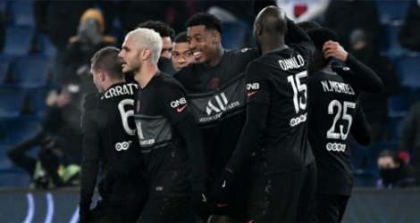 La joie des joueurs du Paris Saint-Germain, après le 2e but marqué par le défenseur allemand Thilo Kehrer face à Brest, lors de la 21e journée de Ligue 1, le 15 janvier 2022 au Parc des Princes.