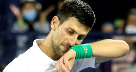 Le Serbe Novak Djokovic, après sa défaite face au Tchèque Jiri Vesely 6-4, 7-6 (7/4), en quarts de finale du tournoi ATP de Dubaï, le 24 février 2022.