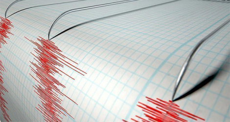 La première secousse a été suivie de plusieurs fortes répliques, selon les services sismologiques indonésiens.