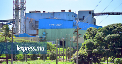 La centrale de Terragen broie 790 000 tonnes de cannes à sucre et produit environ 265 000 tonnes de bagasse.