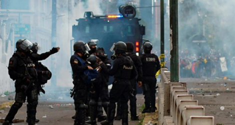 Des forces anti-émeutes à Quito le 21 juin 2022.