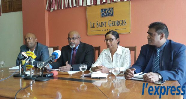 Dev Ramnah, Soodesh Roopun, Bernard Marie et Lysie Ribot annonçant leur démission du MMM. C’était en début de semaine. Dev Ramnah, Soodesh Roopun, Bernard Marie et Lysie Ribot annonçant leur démission du MMM. C’était en début de semaine.