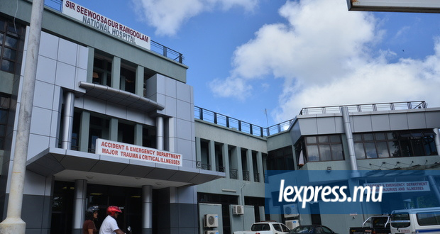 C’est vers 7 heures, ce dimanche, que l’accident s’est produit. Il est admis à l’hôpital SSRN, à Pamplemousses. C’est vers 7 heures, ce dimanche, que l’accident s’est produit. Il est admis à l’hôpital SSRN, à Pamplemousses.
