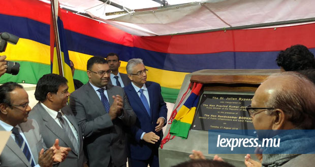 Le Premier ministre a inauguré le St-Julien bypass ce mardi 21 août. Le Premier ministre a inauguré le St-Julien bypass ce mardi 21 août.
