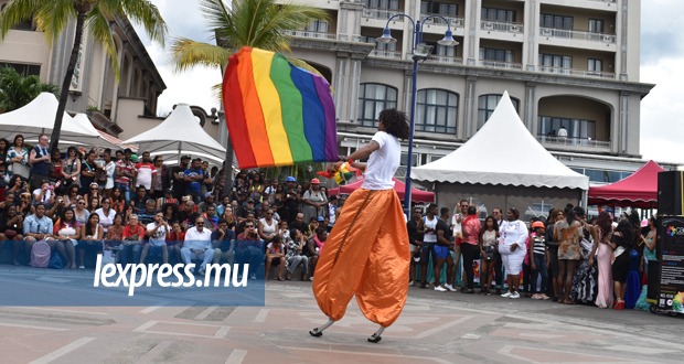 La marche soutiendra aussi le droit à l’égalité de la communauté LGBT. La marche soutiendra aussi le droit à l’égalité de la communauté LGBT.