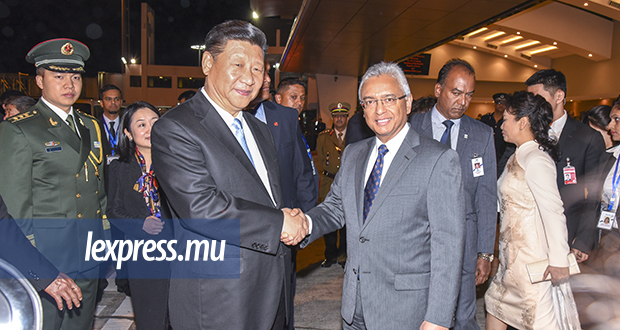 Chinese President Xi Jinping and Prime minister Pravind Jugnauth on a visit to Mauritius in 2018.