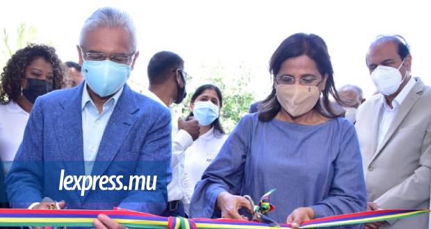     The Homeless Rehabilitation Center for the Homeless, located in Roche Bois, was inaugurated this morning by the Prime Minister, Pravind Jugnauth, and the Minister of Social Security. 