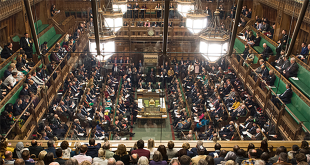 Le 9 décembre 2021, 245 députés de la «House of Commons» ont voté pour que les descendants chagossiens puissent s’enregistrer comme «British Overseas Territories Citizen» alors que 309 ont voté contre.