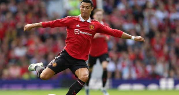 La star de Manchester United Cristiano Ronaldo alignée contre le Rayo Vallecano en match de pré-saison à Old Trafford, le 31 juillet 2022.
