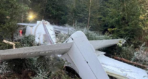 Un crash d’avion fait quatre morts