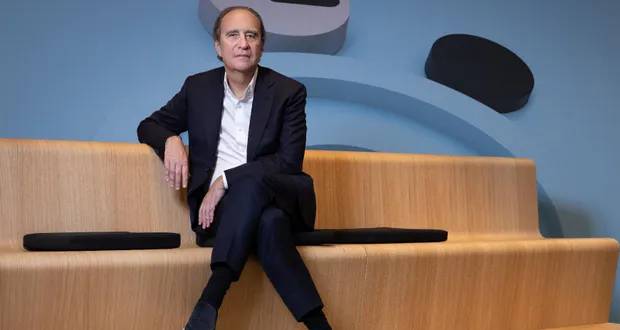 Le milliardaire français Niel cède ses parts à un fonds indépendant