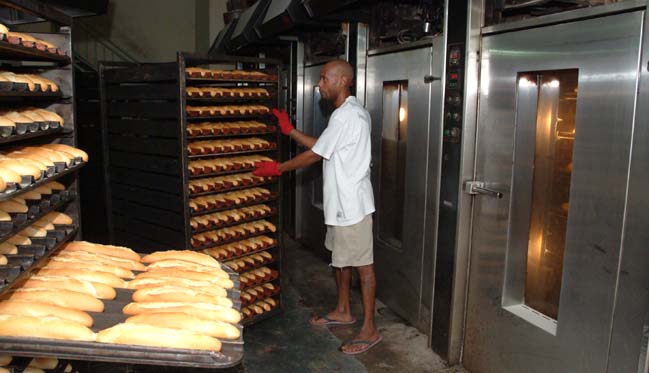 Nazir Hosany: «Pas de baisse du prix du pain»