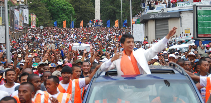 Andry Rajoelina réclame un gouvernement de transition