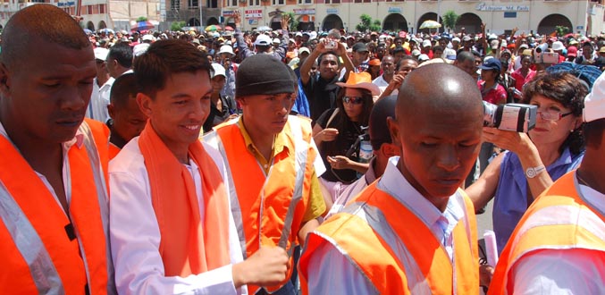 Rajoelina installe son adjointe dans les fonctions du maire