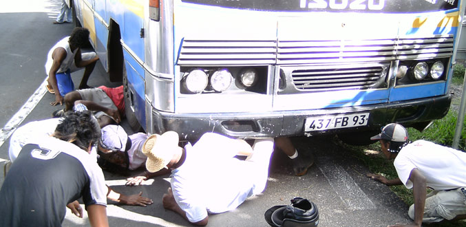 Une ressortissante française renversée par un bus à Pointe d’Esny