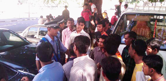 Les ouvriers du Bangladesh contestent le non renouvellement de leur contrat