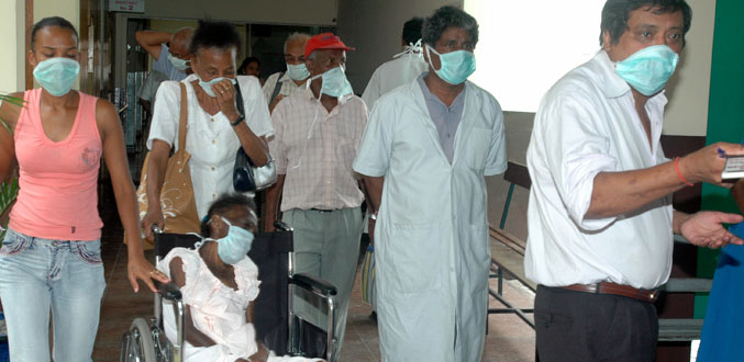 Grippe A H1N1: le ministère de la Santé distribue des masques au personnel soignant