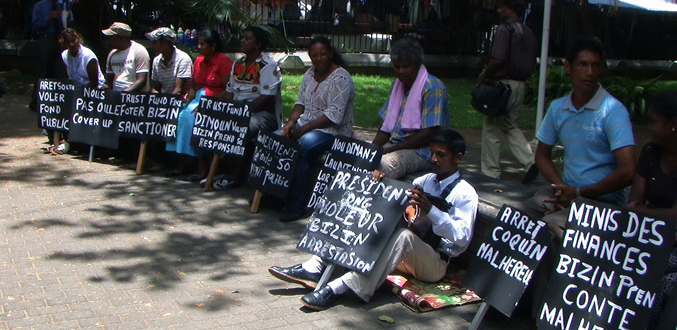 Dubreuil: La police évacue de force les grévistes de la faim du Jardin de la Compagnie