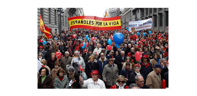 Espagne : Des milliers de Madrilènes manifestent contre l''avortement