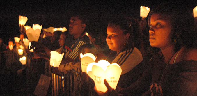 Aids Candlelight Memorial 2010 : Succès d’ambiance au Caudan Waterfront