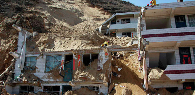 Chine : plus de 700 morts dans des glissements de terrain