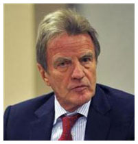 France : Bernard Kouchner assure Nicolas Sarkozy de sa loyauté