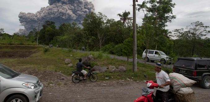 Troisième éruption du volcan indonésien Merapi en une semaine