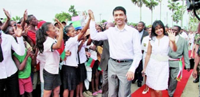 Madagascar : Rajoelina lie le référendum à ses projets