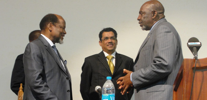 Chissano : « Que Maurice continue à être un exemple dans la lutte contre la pauvreté »