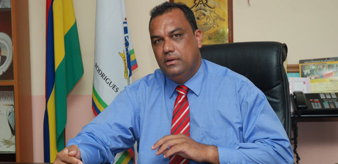 Rodrigues : Johnson Roussety soumet sa démission au président de la République